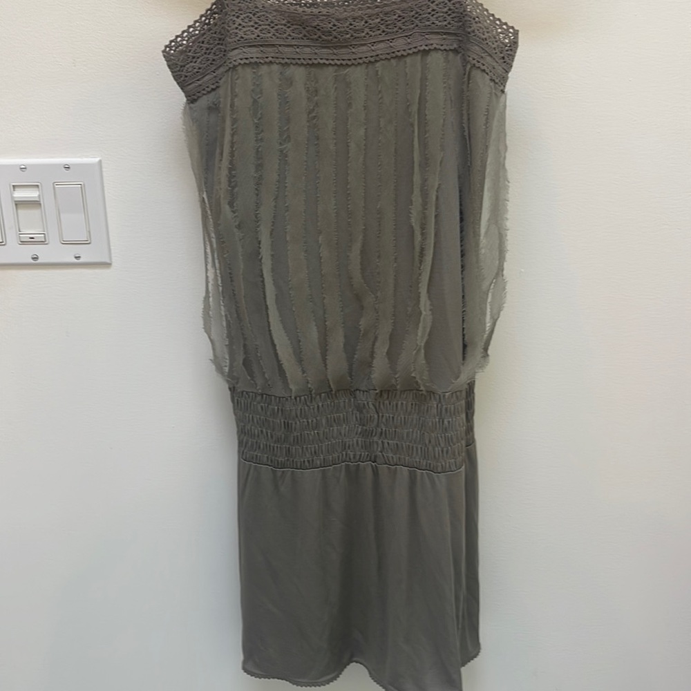 Beautiful very comfortable and looks great on